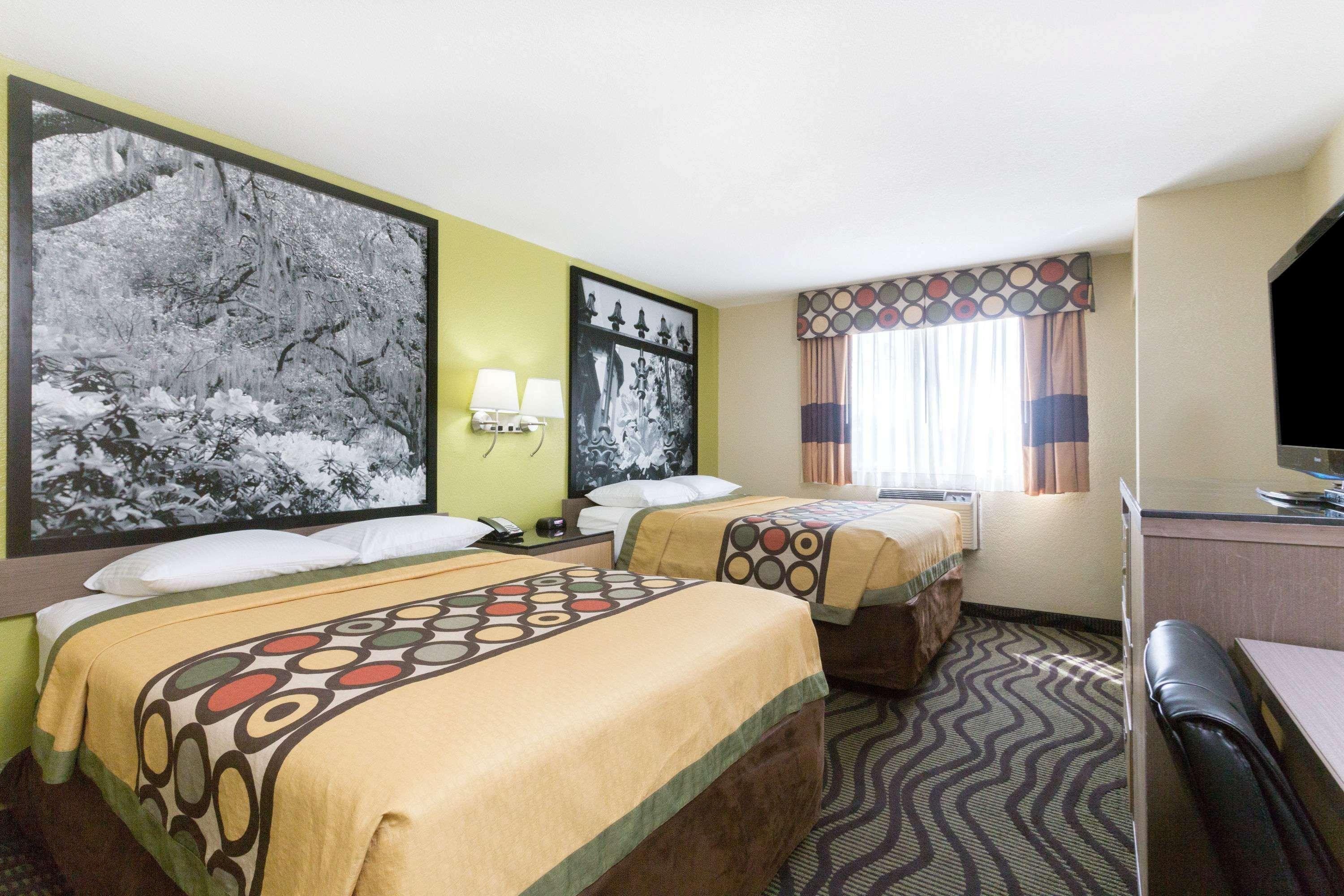 Super 8 By Wyndham Brunswick/St Simons Island Area Ξενοδοχείο Εξωτερικό φωτογραφία