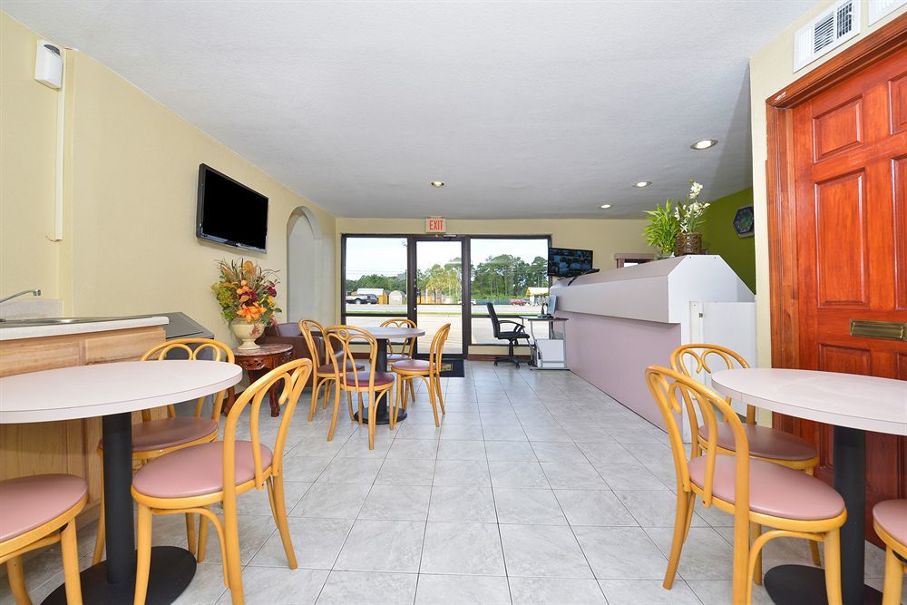 Super 8 By Wyndham Brunswick/St Simons Island Area Ξενοδοχείο Εξωτερικό φωτογραφία