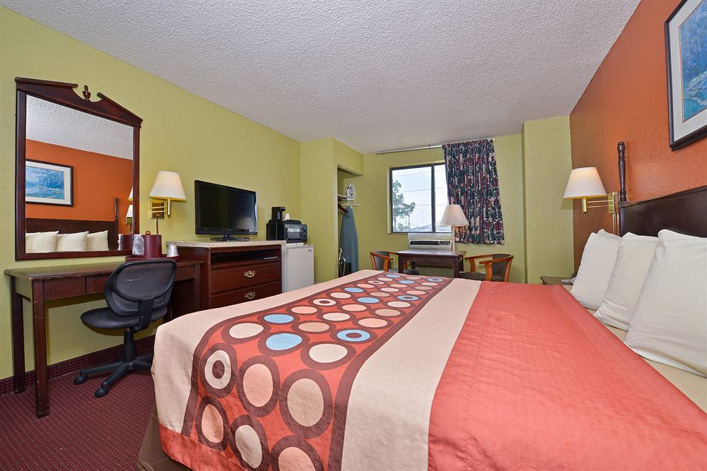 Super 8 By Wyndham Brunswick/St Simons Island Area Ξενοδοχείο Εξωτερικό φωτογραφία