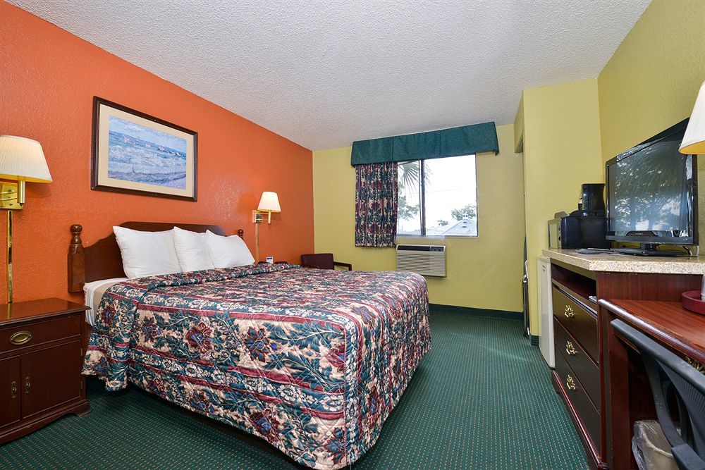 Super 8 By Wyndham Brunswick/St Simons Island Area Ξενοδοχείο Εξωτερικό φωτογραφία