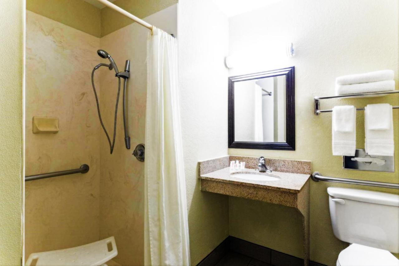 Super 8 By Wyndham Brunswick/St Simons Island Area Ξενοδοχείο Εξωτερικό φωτογραφία
