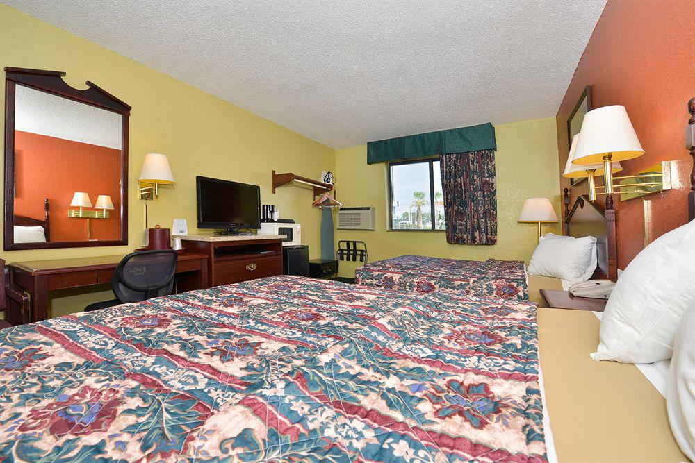 Super 8 By Wyndham Brunswick/St Simons Island Area Ξενοδοχείο Εξωτερικό φωτογραφία